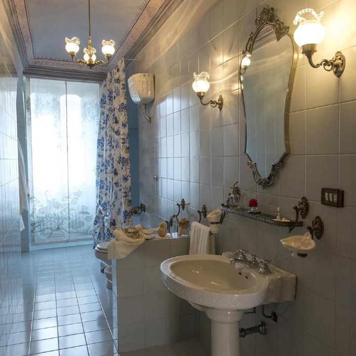 Photo of Bathroom in Atri