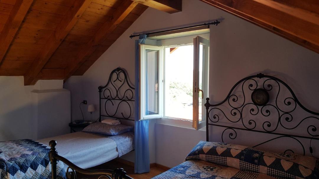 Photo of Bedroom in Brolo
