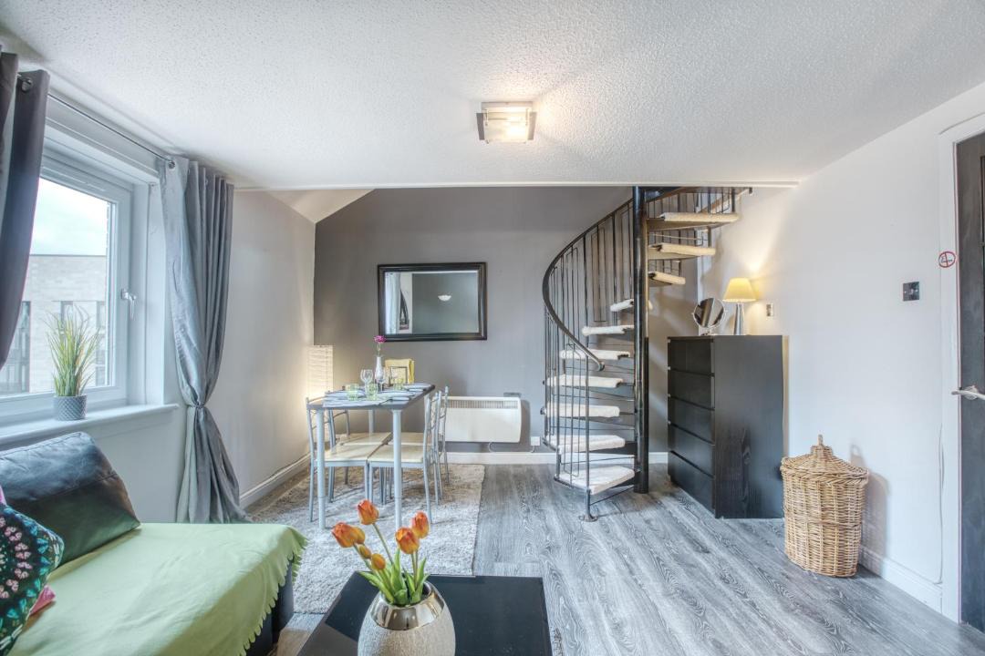 Photo of Livingroom in Glasgow Westend