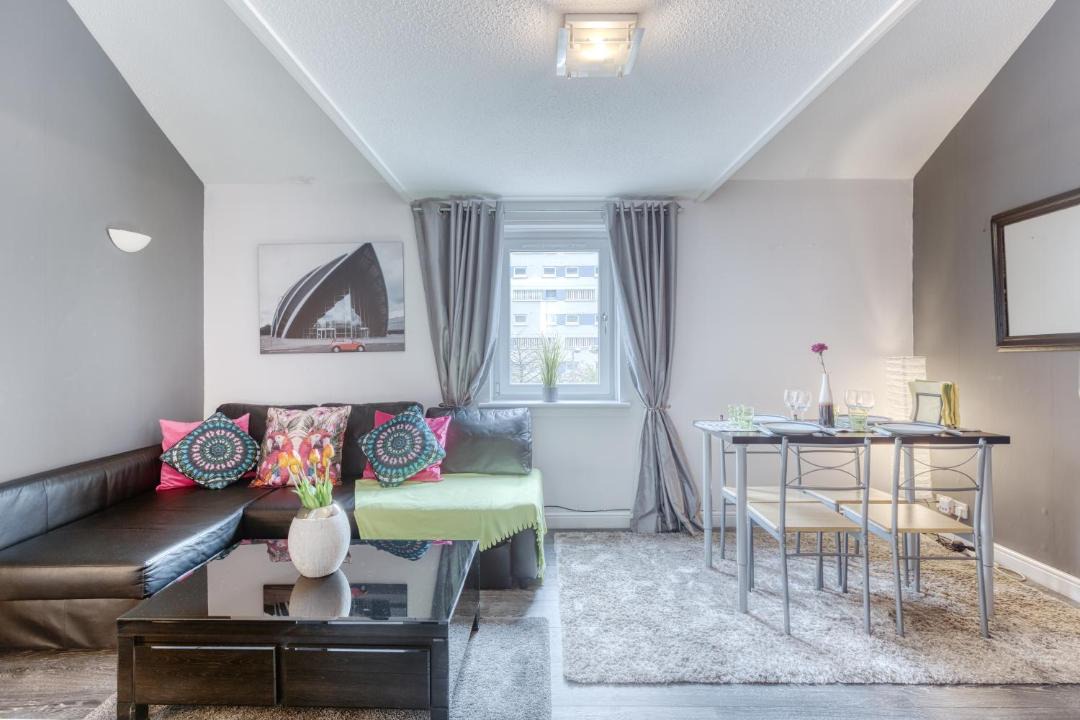 Photo of Livingroom in Glasgow Westend
