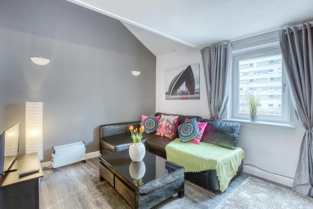 Photo of Livingroom in Glasgow Westend