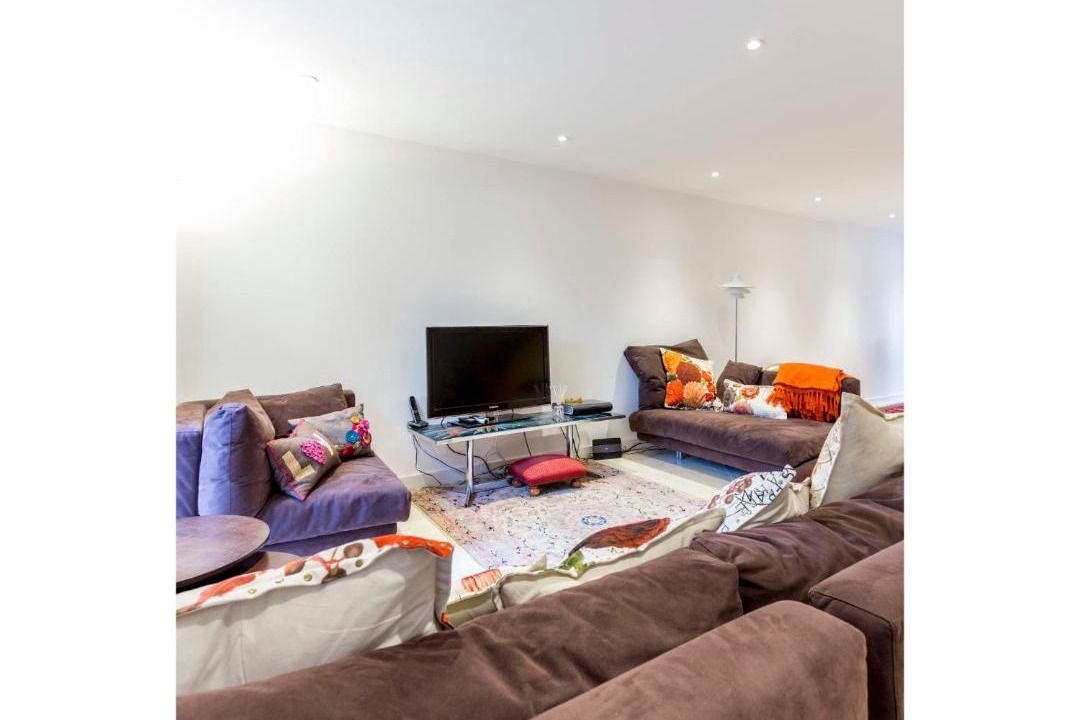 Photo of Livingroom in Cambridge