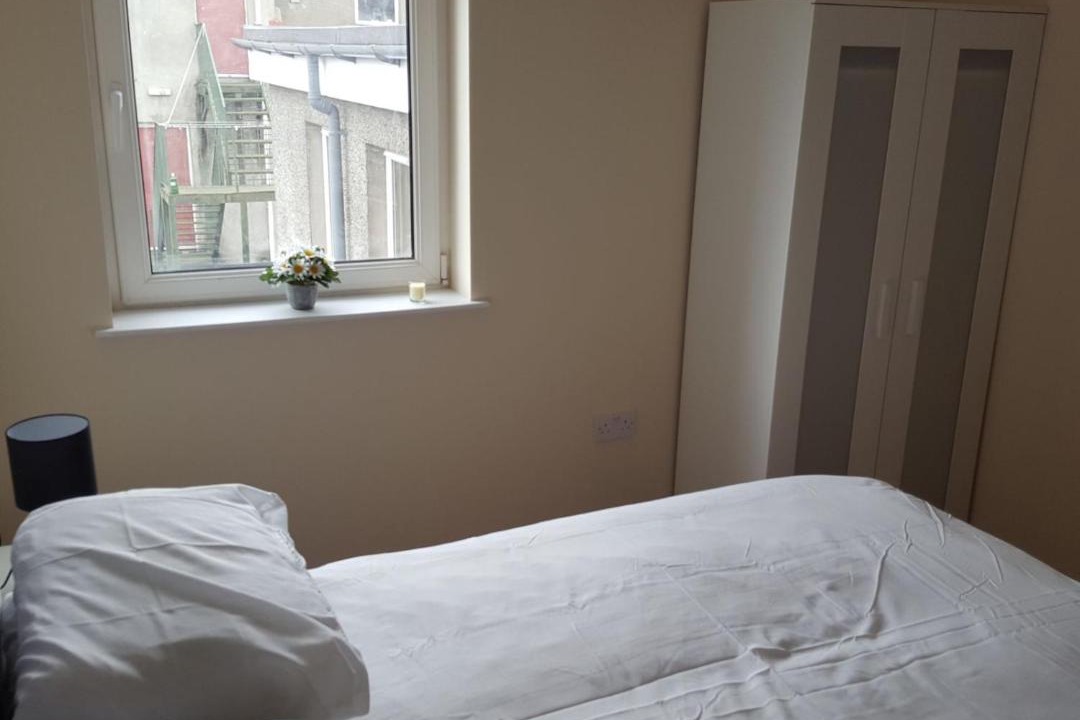 Photo of Bedroom in Queens Quarter