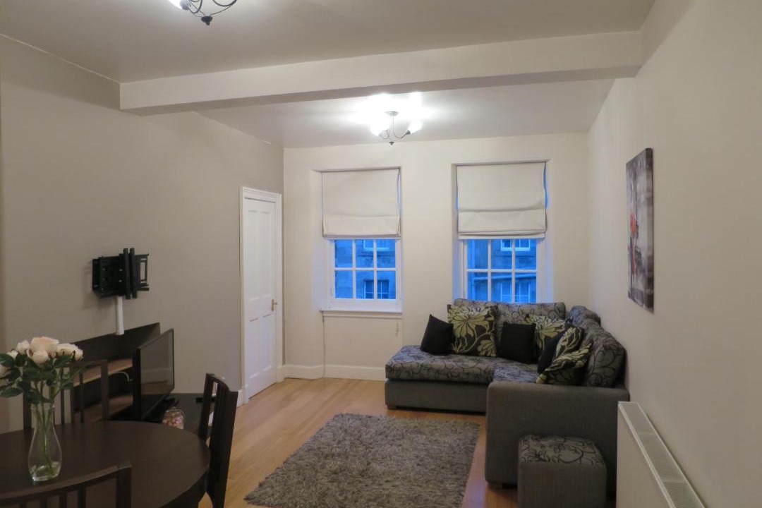 Photo of Livingroom in Newington