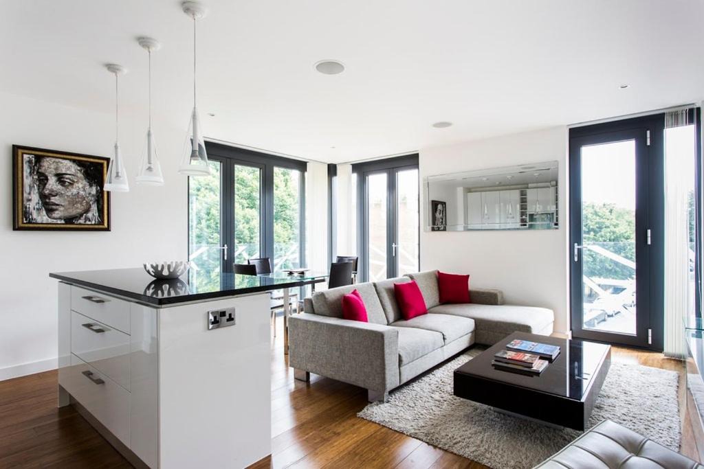 Photo of Livingroom in Golborne
