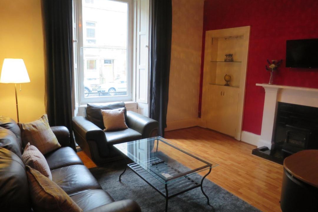 Photo of Livingroom in Newington