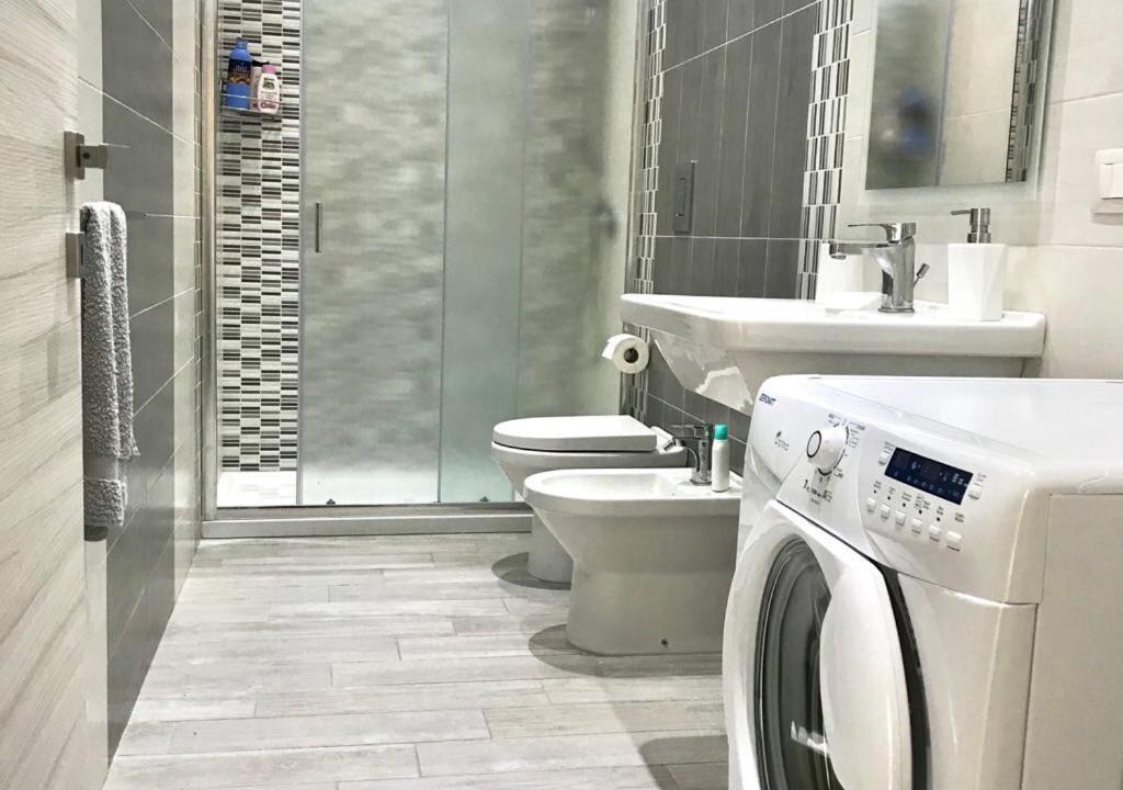 Photo of Bathroom in Avola