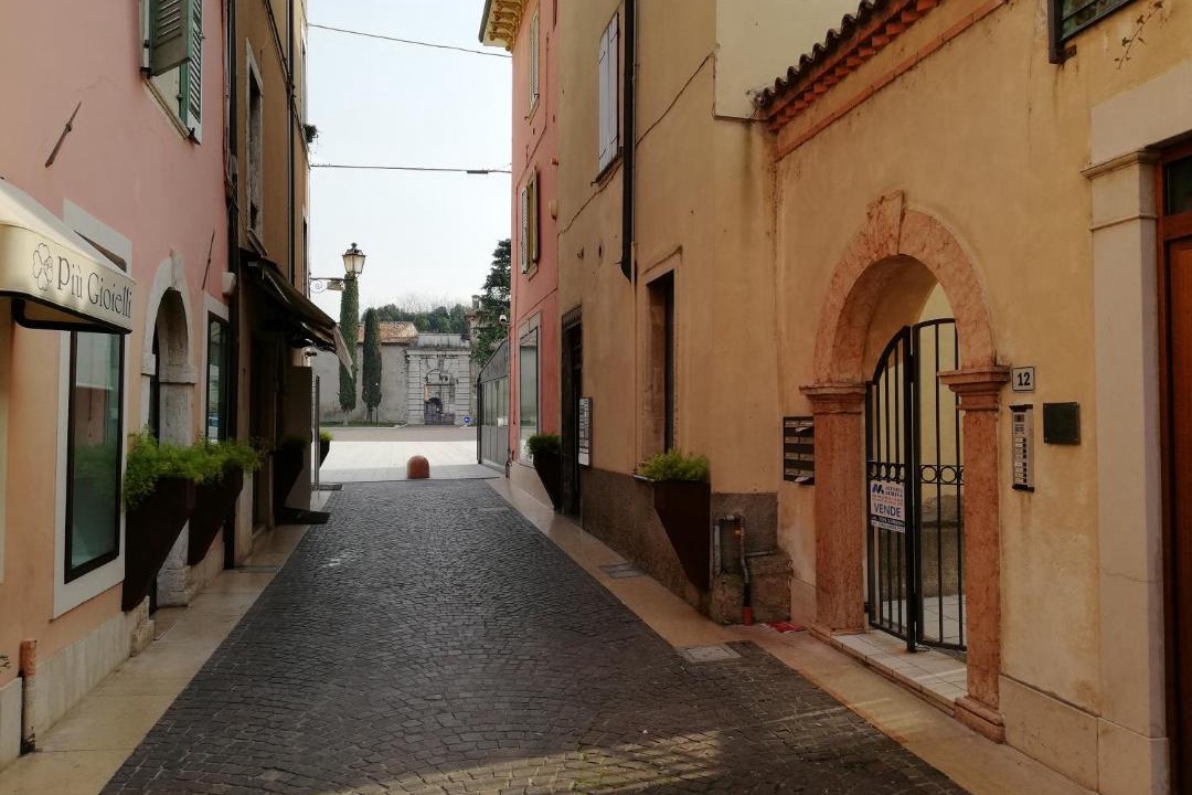 Photo of Buildings in Peschiera del Garda City Centre