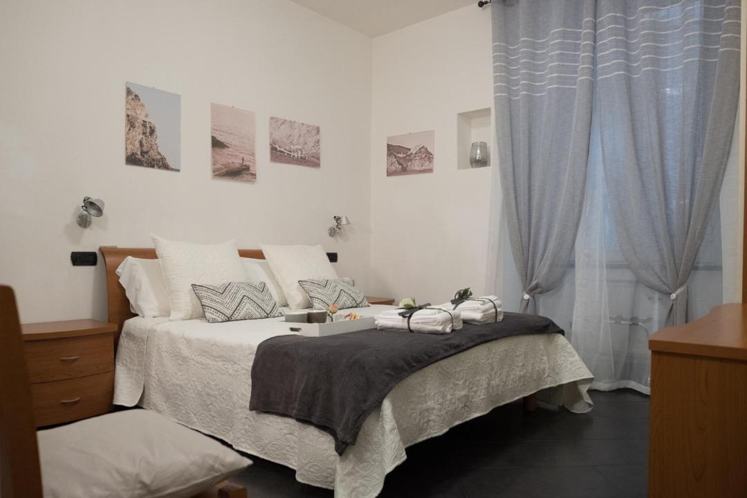 Photo of Bedroom in La Spezia Historic Centre