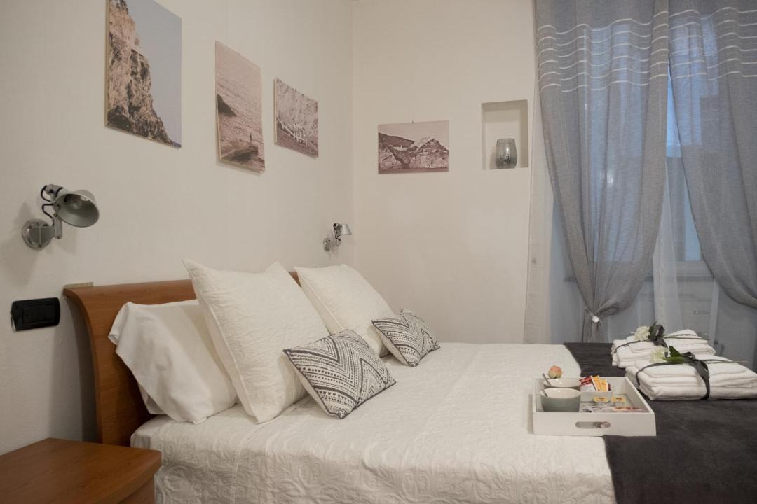 Photo of Bedroom in La Spezia Historic Centre