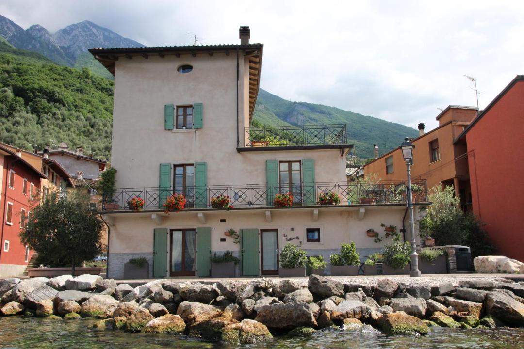 Photo of Others in Cassone