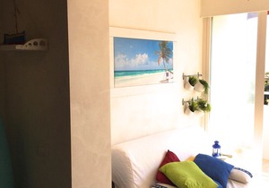 Apartment with sea view 100 m from the beach and 200 m from the pedestrian area