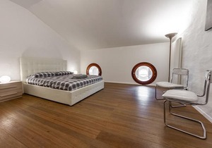 Attic Floor Venice Apartment