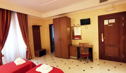 Triple Room