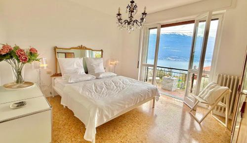 Two-Bedroom Apartment with Lake View