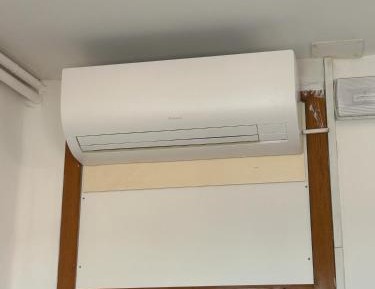 Single Bed in Mixed Dormitory Room with Shared Bathroom and Air-Conditioning 