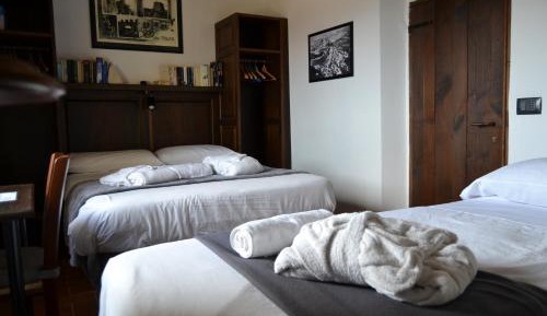 Double Room with Shared Bathroom