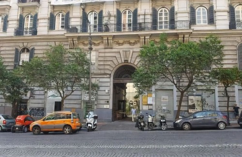 Historical Center Hotel | Napolinn B&B