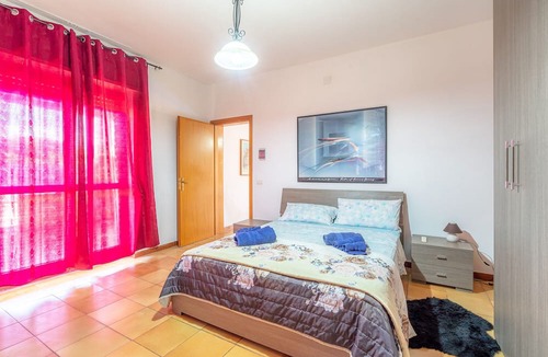 Arenella Villa | Accessible Villa "Franca Zona Arenella" with Private Terrace & Wi-Fi
