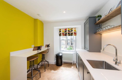 New Town Apartment | City Centre, Newly Refurbished Stylish Apartment