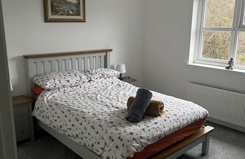 Ballycastle House | Fairhill Cottage, 3 minutes drive to the beach.