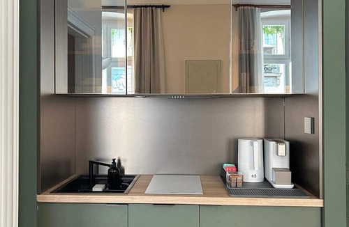 Vracar Apartment | Superstring Design Suite in Prime Location