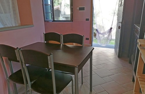 Mulazzo Apartment | Luminoso monolocale con giardino in Toscana