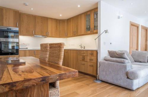 Inverkeithing Apartment | Luxury Flat, 20 Minutes by train from Edinburgh