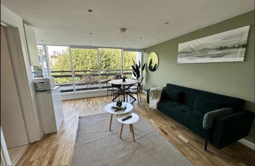 Primrose Hill Apartment | Primrose Hill Apartment with Balcony