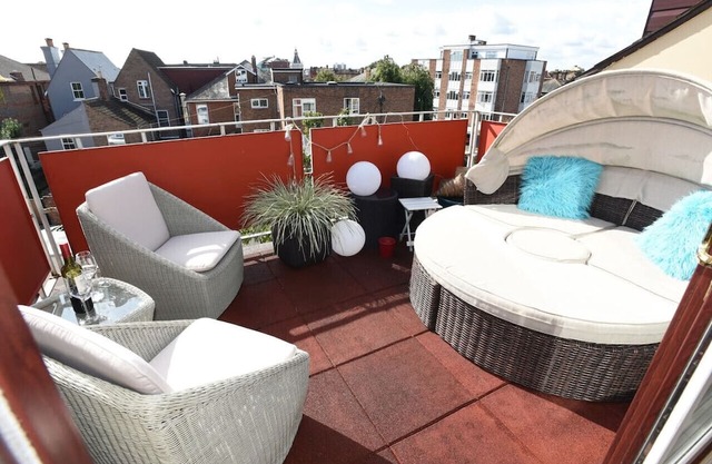 *New* Spacious 3BR Apt w/ Balcony & FREE Parking!